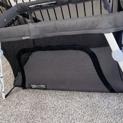 Guava Lotus Travel Crib