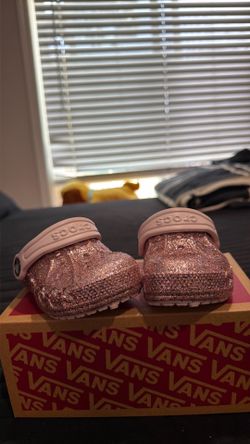 Toddler crocs