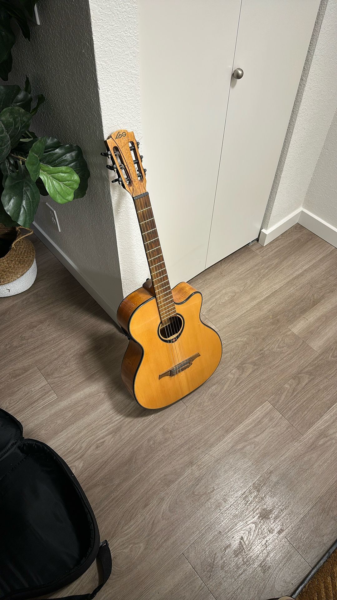 Tramontane Guitar
