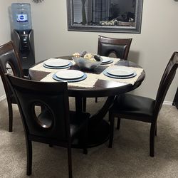 Dining room Table with chairs