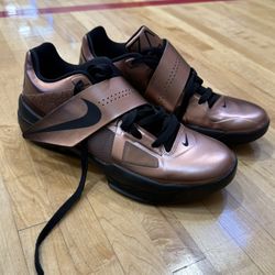 KD 4’s Size 9 “Metallic Copper/Christmas” 