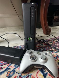 Xbox 360 Slim (S) 4GB Bundle - Tested & Working!