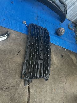 2022 ram 2500 grill