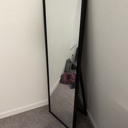Standing mirror
