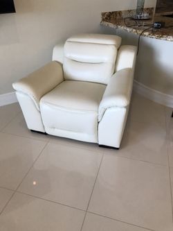 Sofia Vergara 7 piece leather reclining couch