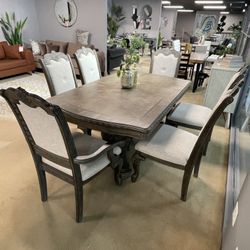 Kiera Gray Formal Dining Room Set / 7pc