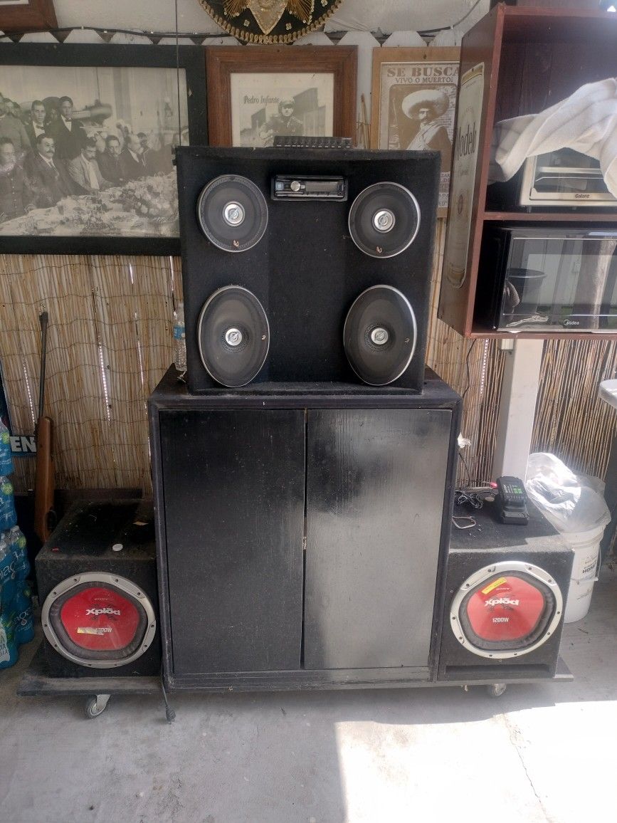 Sistema De Sonido De Carro Para Casa 2 6.5 2 6x9 2amps Shergood Uno Para bajos Uno Para Voses Un Cross Over Una Bateria Un Cargador De Bateria Un Alpi