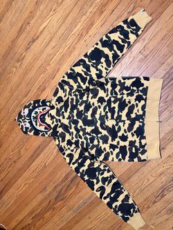 Yello camo Bape hoodie size XL