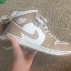 Air Jordan 1 Mid Tan Gums