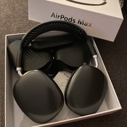 Space gray AirPods Max 