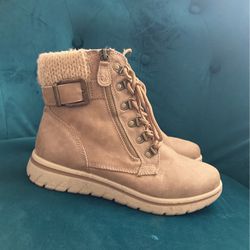 Women’s Hiking/Everyday Boots