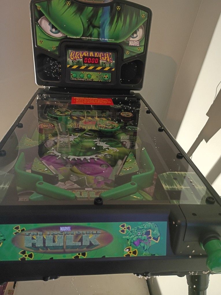 Marvel Incredible Hulk Electronic Pinball Machine