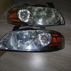 2005 Nissan Sentra  Headlights Set