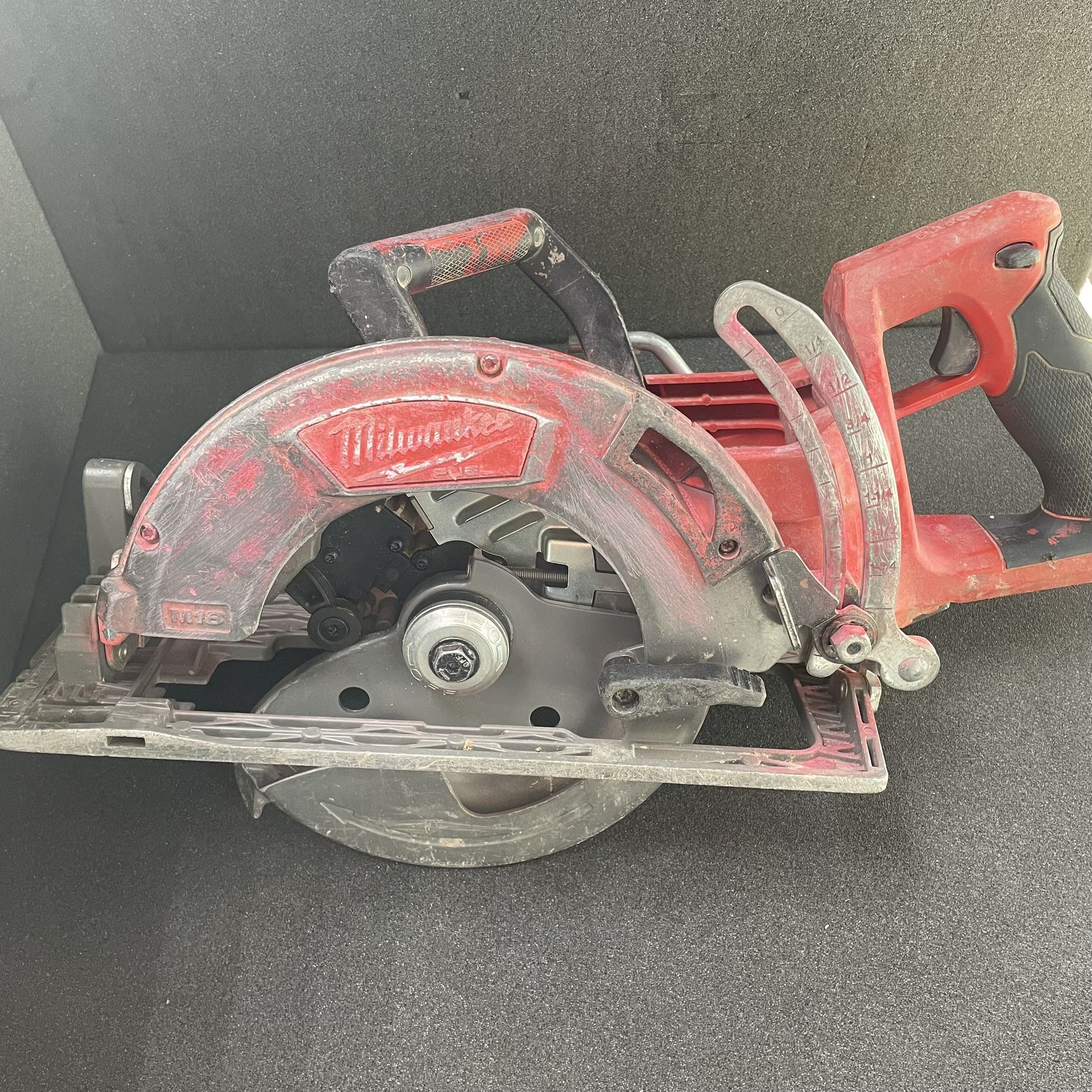 Milwaukee M18 FUEL Rear Handle Circular Saw