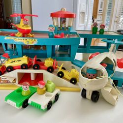 Vintage Fisher Price Play Family Airport With Accessories 1972 1st Edition 