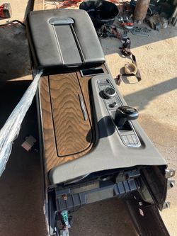 2023 Escalade middle console