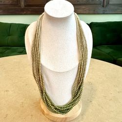 🫒 Pretty vintage olive green ombre multi strand beaded necklace