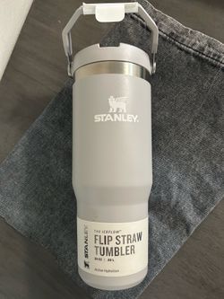 Brand New NIB Stanley IceFlow Flip Straw Tumbler 30oz - Charcoal / Grey