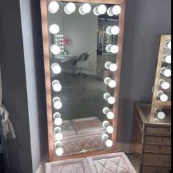 New Mirror Stand 