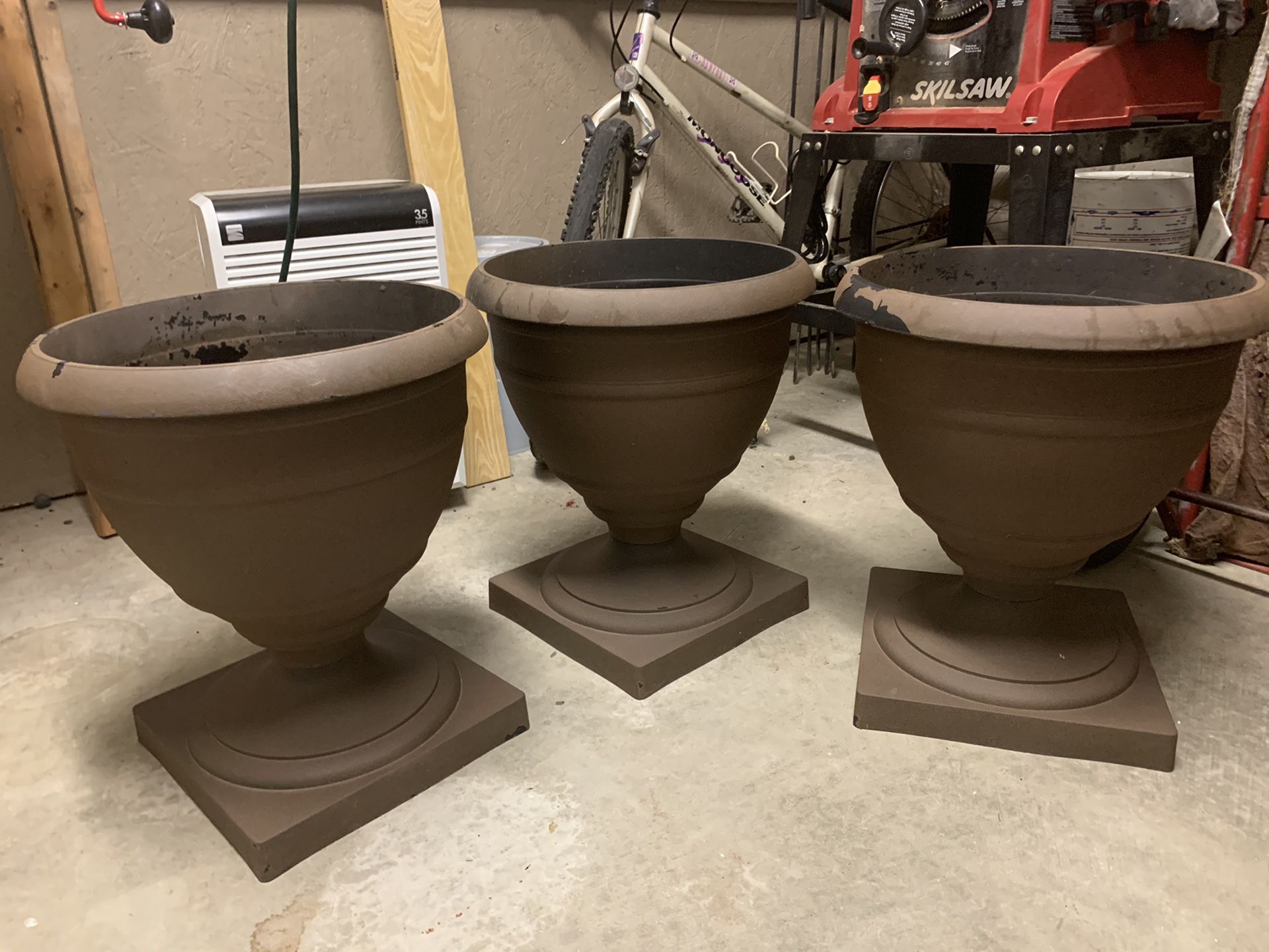 3 outside pots