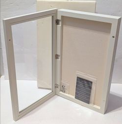 NIB Pottery Barn Wall WOOD Shadow Box White 11" x 18" WHITE
