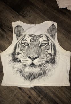 Women’s small lose crop top