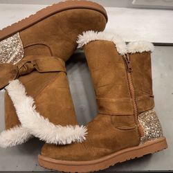 Little girl, boots size 2 youth