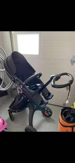 Stokke Xplory V6, Black Chassis Black Handle