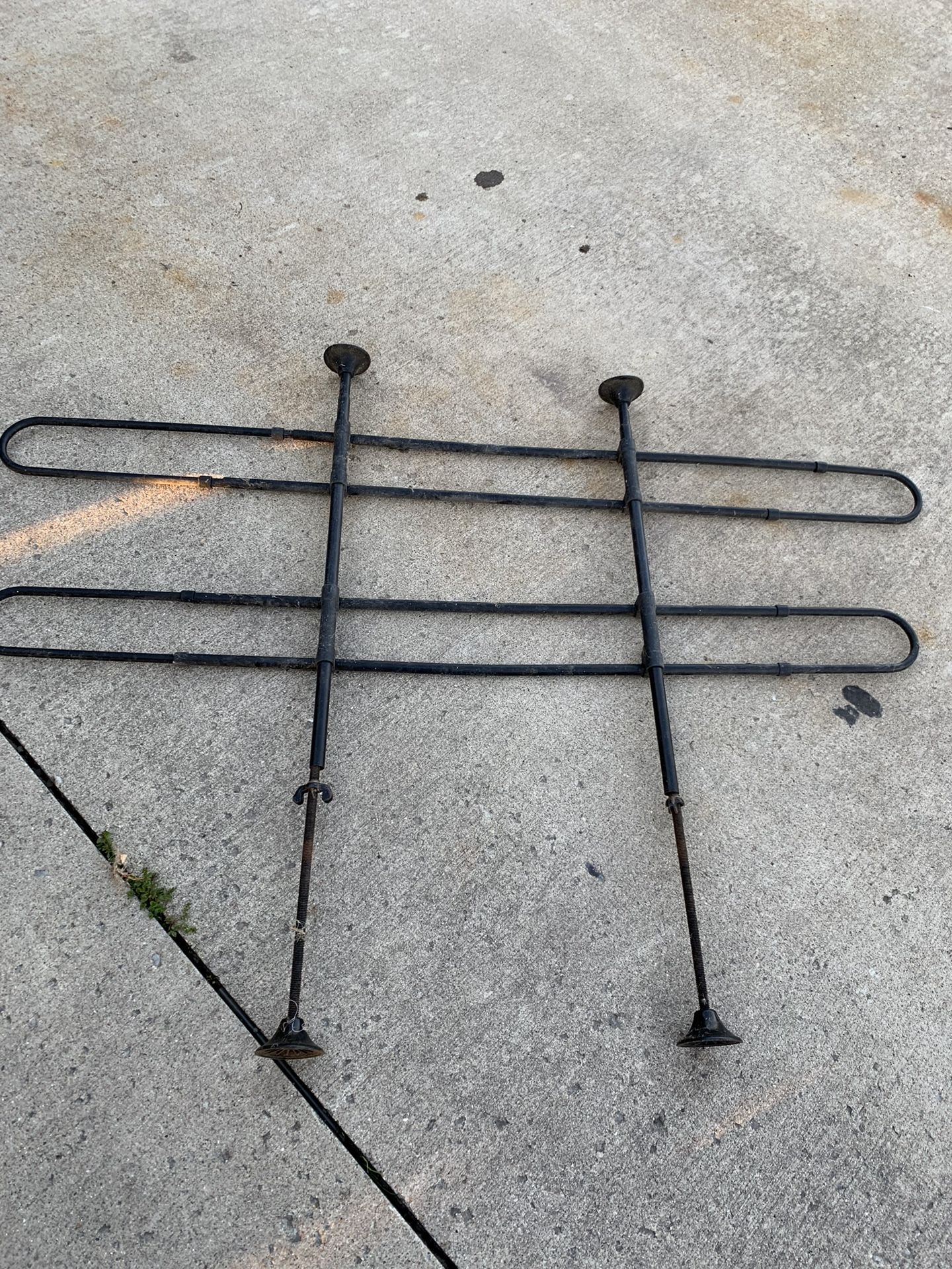 Sports utility vehicle dog gate