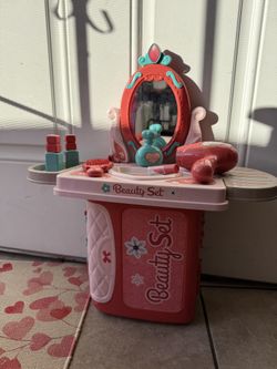 Portable Vanity Toy Set