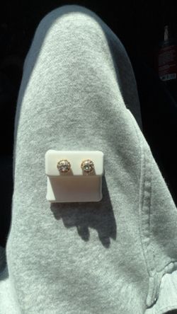 10k Diamond Earrings 