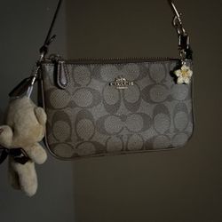 coach nolita 19 