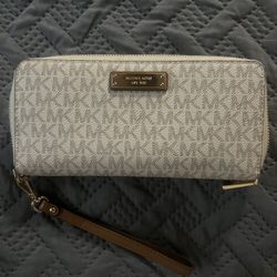 Mk Wallet Wristlet