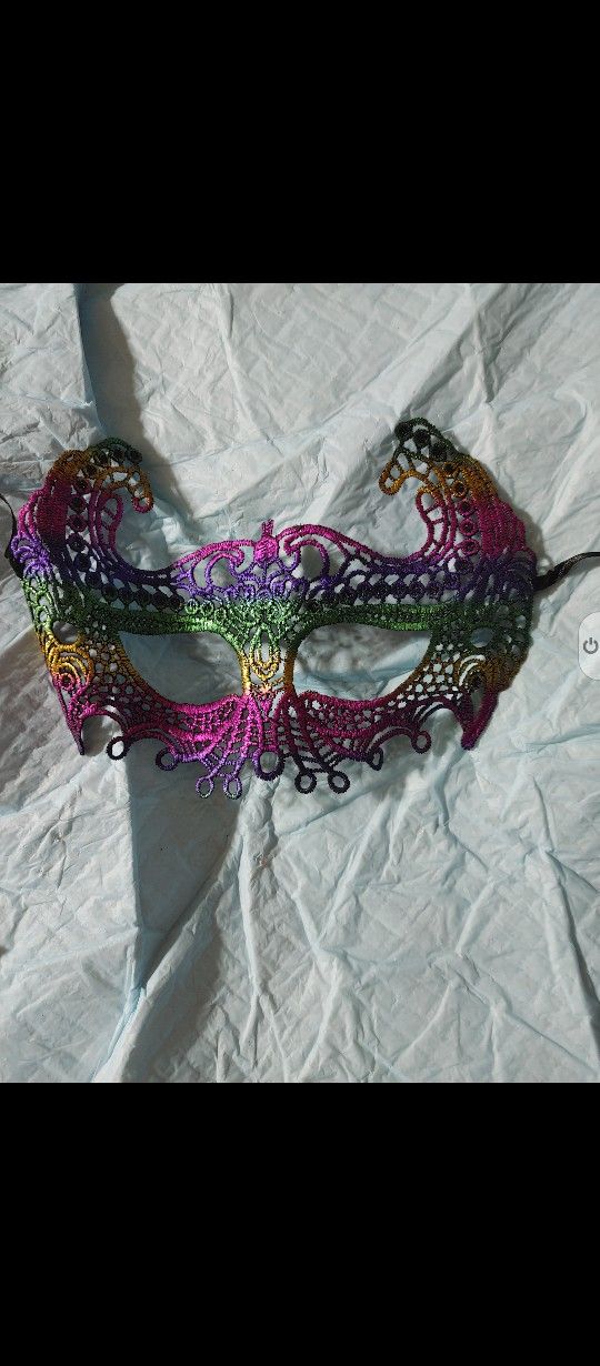 HALLOWEEN MASQUERADE MASK