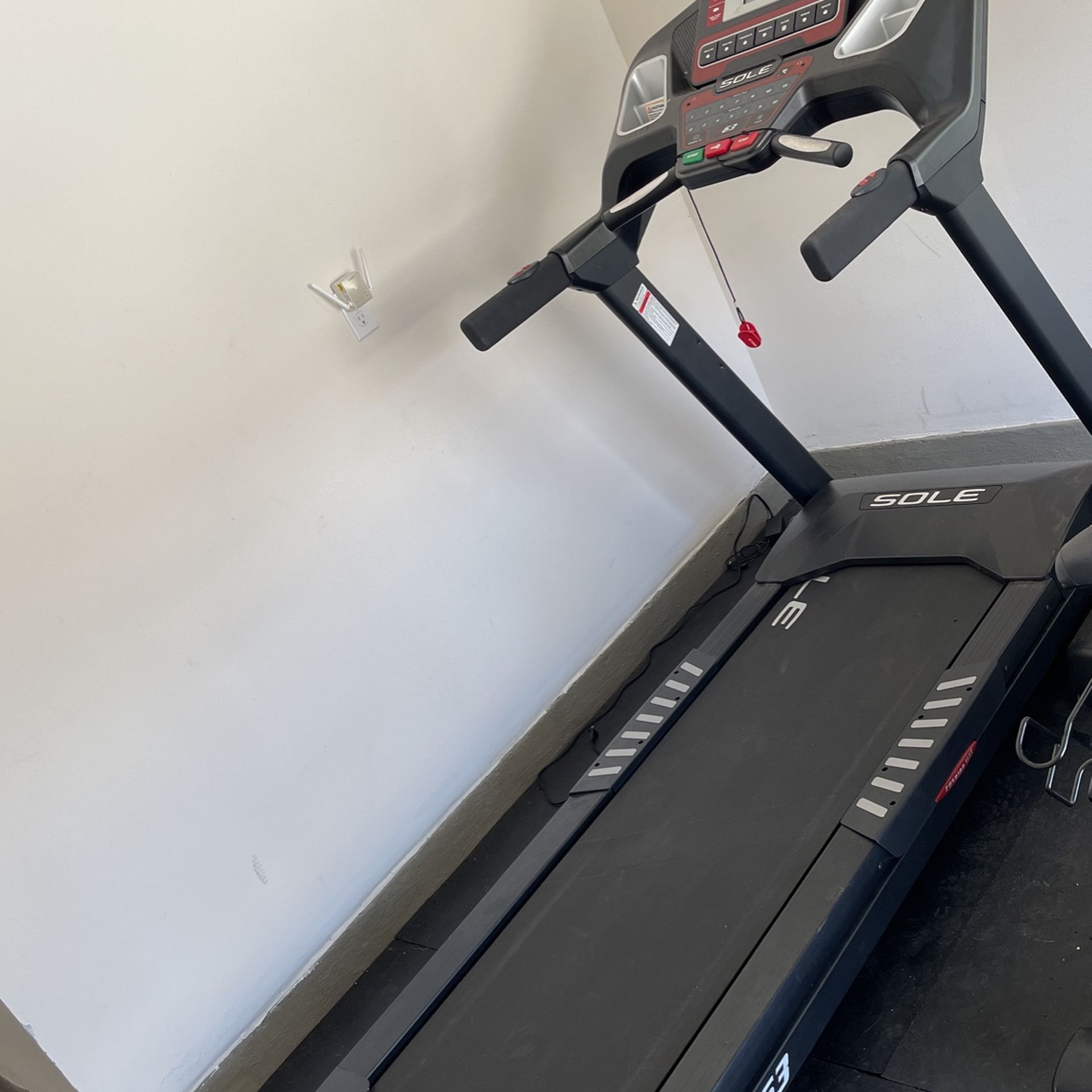 New Sole F63 Treadmill 600!!! Moving Must Go! for Sale in Menifee, CA