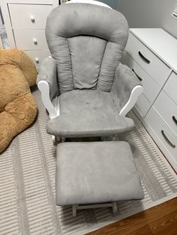 Nursery Rocking Chair with Ottoman