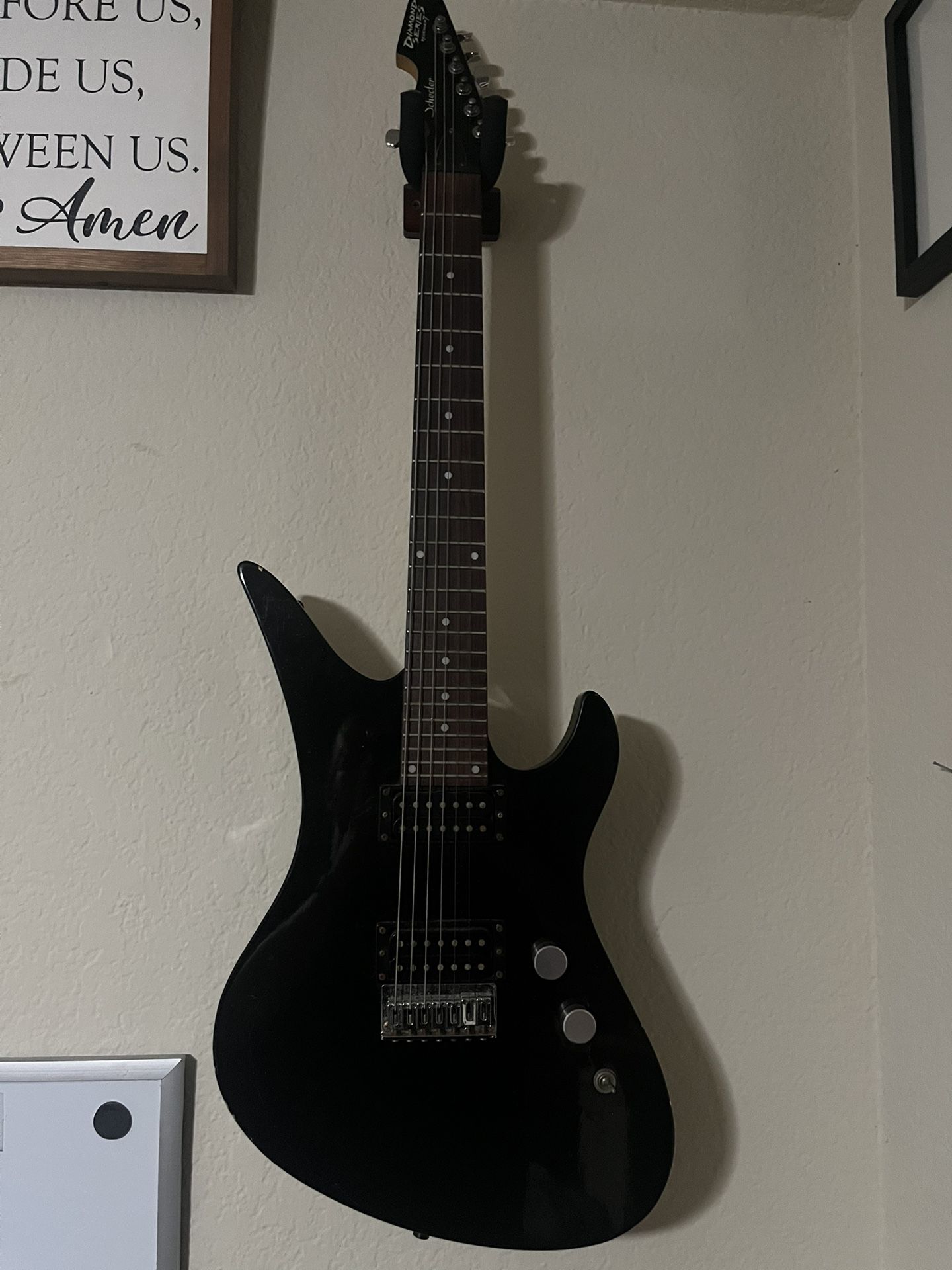 🔥 Schecter Diamond Series Revenger 7 Guitar + Crate MXB10 Amp – Ready to Rock 🔥🎸