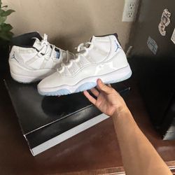 Jordan 11 Legend Blue Size 9.5 