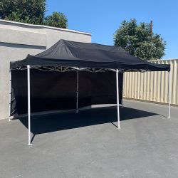 New in Box $205 Heavy-Duty EZ Popup Canopy 10x20’ with (2 Sidewalls) Outdoor Gazebo, Carry Bag (Blue/Red)