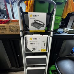 Gorilla  3 Step Ladder 