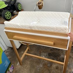 Modern Baby Changing Table 