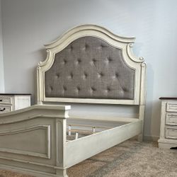 Farmhouse Style Bedroom Set - Queen Bed +2 Nightstands + Dresser $1399