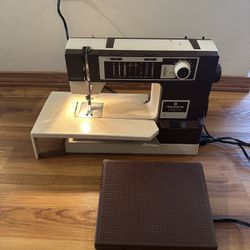 Husqvarna Classica 100 Sewing Machine 