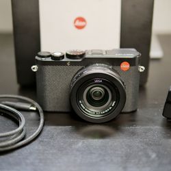 Leica D-lux 8 Camera Like New Condition