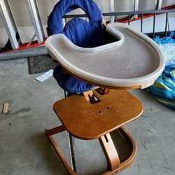 Svan Signet Wood High Chair