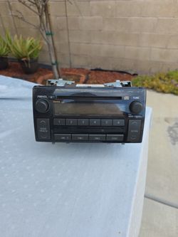 2005 2006 Toyota Camry Factory OEM Radio Cd RD(contact info removed)0-AA160 USS10 Stereo CD Player Radio Receiver w/Bracket