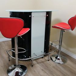Bar Table With Two Stools/Barra Con Sillas