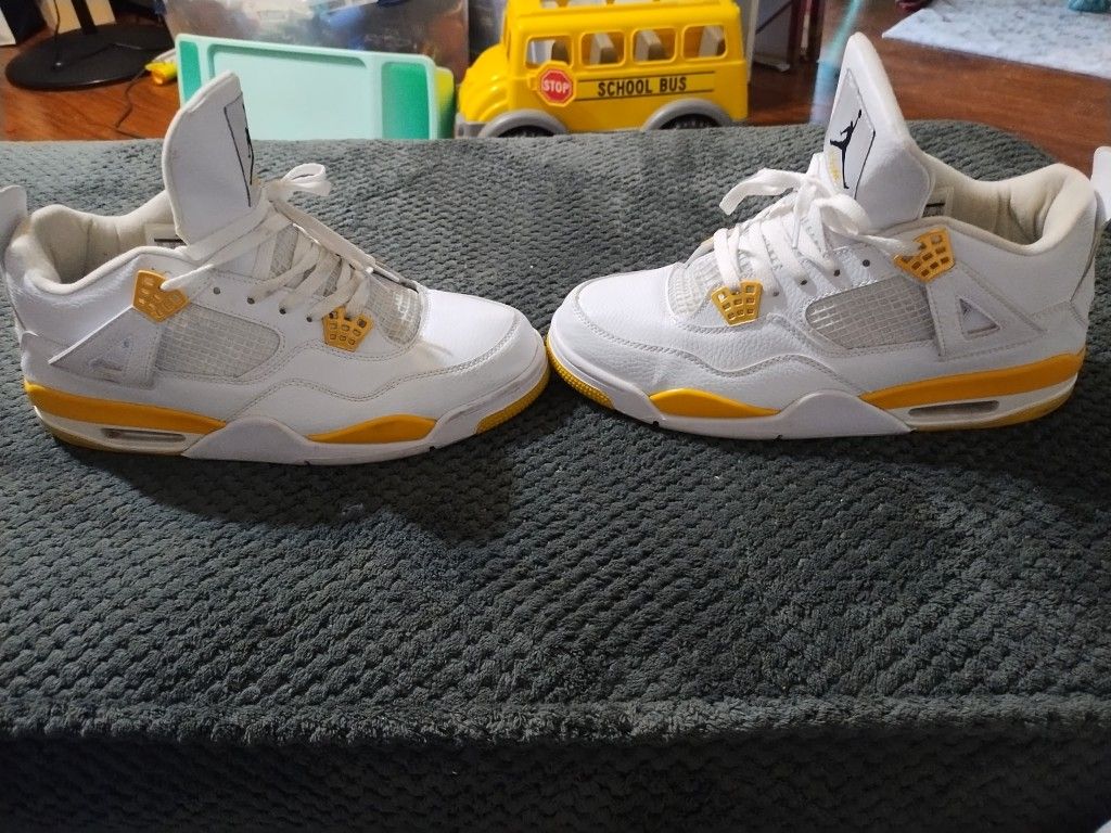 Jordans Size 13 (No Trades)