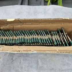 2000 Qtn 1.5" L nails