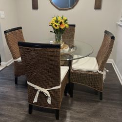 Dining Table with 4 chairs